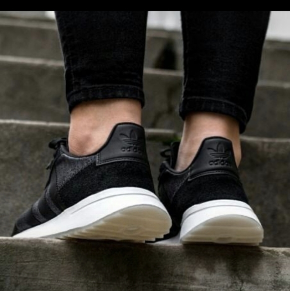 Adidas Flashback Runner New Without Box or Tags - Picture 2 of 5